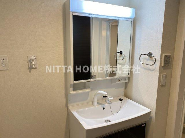 フレッサの洗面所|洗髪洗面化粧台は身支度に便利です◇