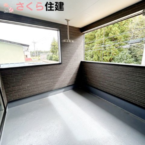 那須塩原市上厚崎第７のバルコニー|ルーフバルコニーなので急な雨も安心です。