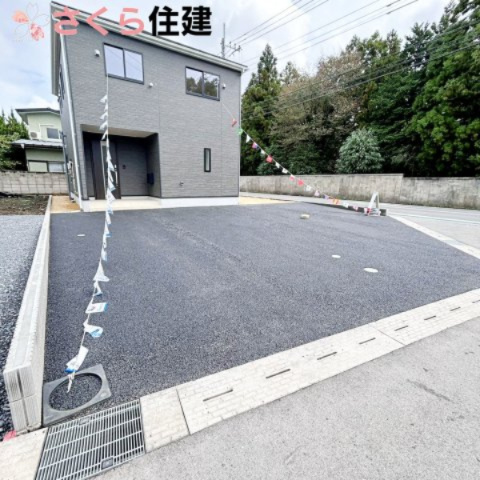 那須塩原市上厚崎第７の外観|玄関には人感センサー照明、EV充電器も完備しております