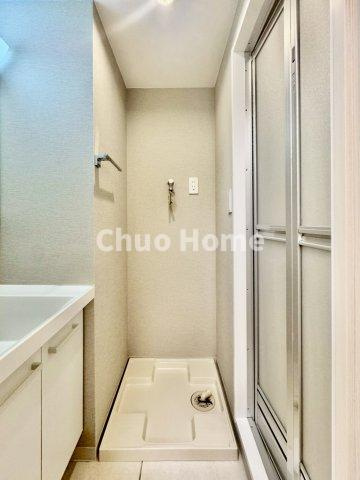 グリーンハイツ金町のランドリースペース|【ランドリースペース】担当者がスケールを持ち歩いておりますので、ご見学時には現在お使いの洗濯機などがきちんと収まるかなどもチェックして下さい。見学前に測っておくと非常に便利だと思います。