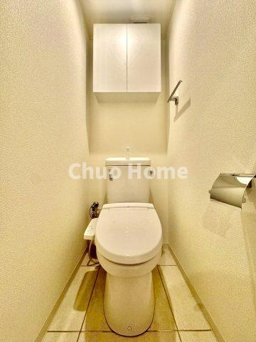 グリーンハイツ金町のトイレ|【トイレ】 収納スペースをしっかりと確保した温水洗浄便座機能付きトイレ。温水洗浄便座は清潔にお使いいただくための大切なアイテムです。