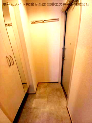 【玄関】 | サニーヒルズ泉大津A棟 | ※同物件・反転タイプの写真