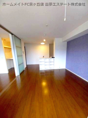 【居間・リビング】 | サニーヒルズ泉大津A棟 | ※同物件・反転タイプの写真