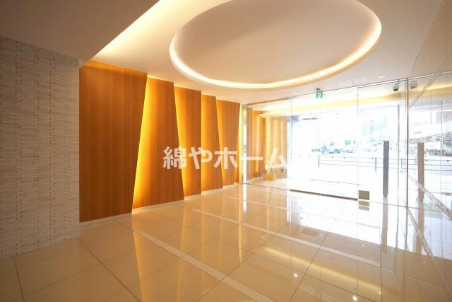 スプランディッド難波キャトルのロビー|清潔なロビーです