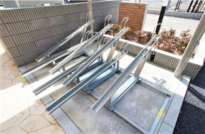 【その他共用部分】 | サングレース | 自転車置場