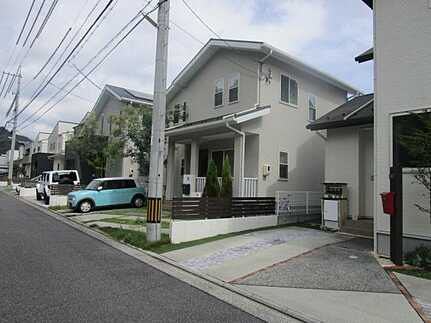 安佐南区山本新町4丁目の前面道路含む現地写真