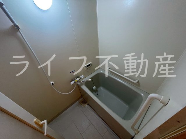 グドゥウエル新石切の浴室|落ち着いた空間のお風呂です