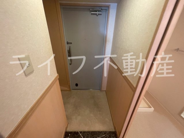 グドゥウエル新石切の玄関|シンプルで使いやすい玄関です