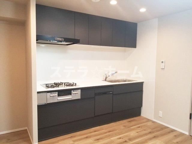 グリーンコーポ江坂第3のキッチン|コンパクトなキッチンで掃除もラクラク