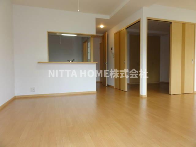 ウエスト　ヒル　（Ｗｅｓｔ　Ｈｉｌｌ）の居間・リビング|リビング広々１４．６帖あります(*^^*)