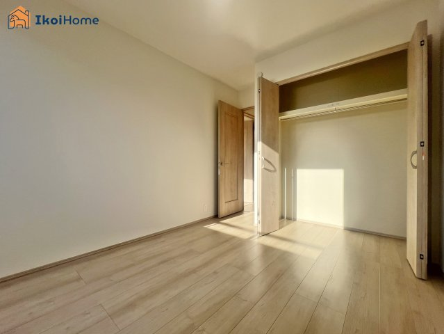 明石市松が丘3丁目　B号棟　新築戸建の寝室|【ホームページに現地動画掲載中】●年中無休：当日予約可●収納スペースも広く収納豊富で便利です！