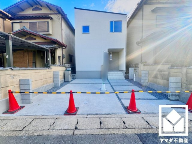 宇治市五ケ庄西川原の駐車場