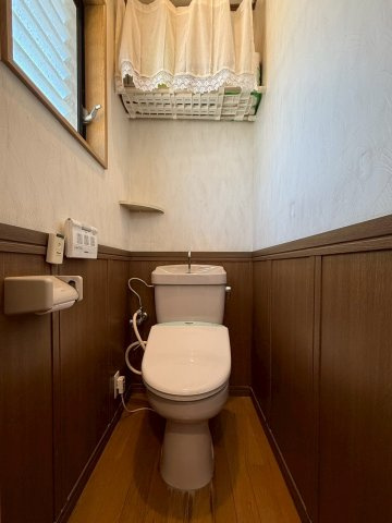門真市沖町　戸建のトイレ