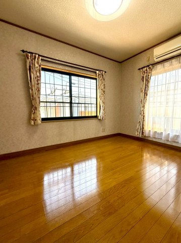 門真市沖町　戸建の洋室