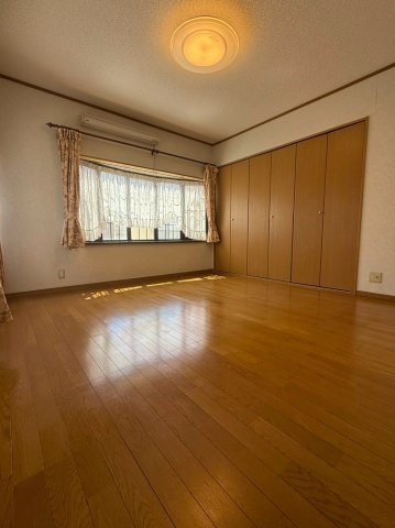 門真市沖町　戸建の洋室