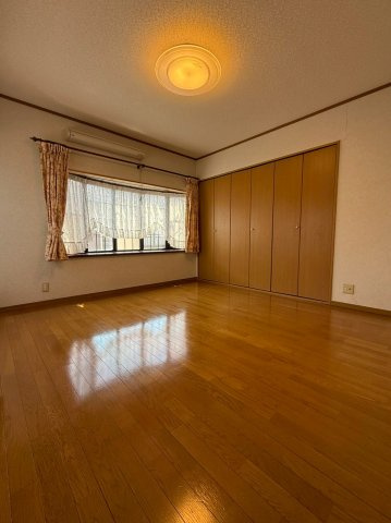 門真市沖町　戸建の洋室