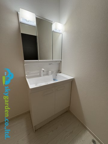 鎌倉市台2期　新築戸建　全2棟2号棟の独立洗面台|使いやすい独立洗面台です
