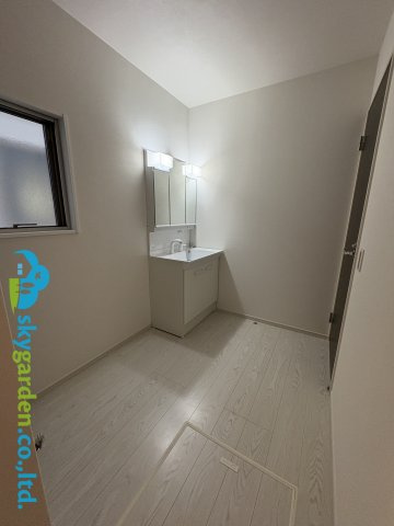 鎌倉市台2期　新築戸建　全2棟2号棟の脱衣所