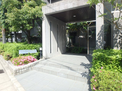 【エントランス】 | スエルテ松田 | エントランスです