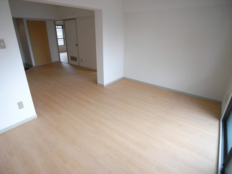 八城マンションの居間・リビング