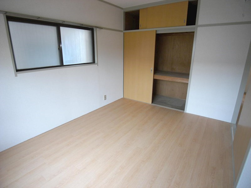 八城マンションの寝室