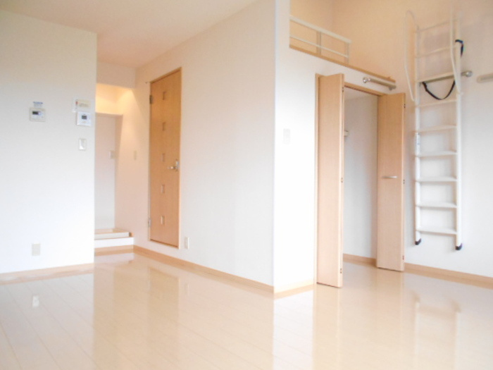 マロンハイム Ａ・Ｂの居間・リビング|B205 洋室