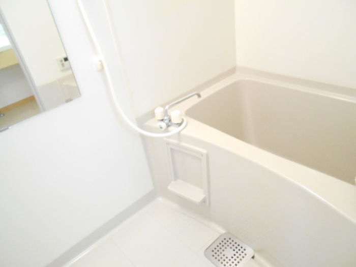 マロンハイム Ａ・Ｂの浴室|B205 浴室