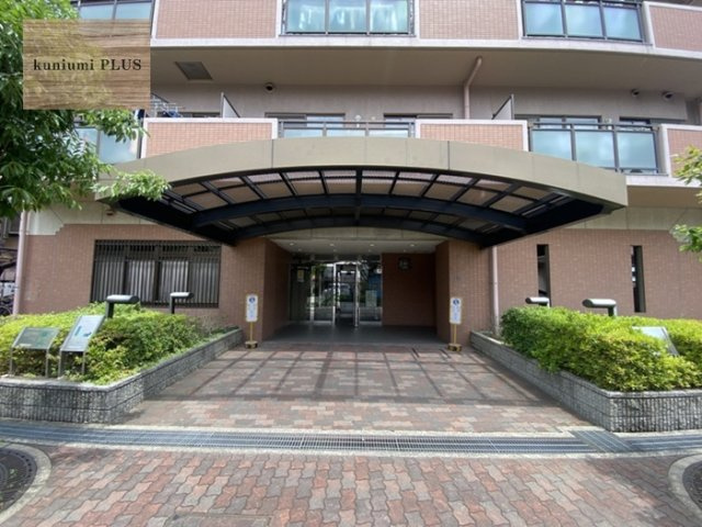 シーアイマンション鶴見緑地公園のエントランス