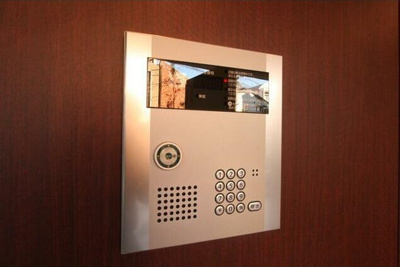 【セキュリティ】 | ウェスティング中野坂上 | モニター付きオートロックで防犯面も安心です！