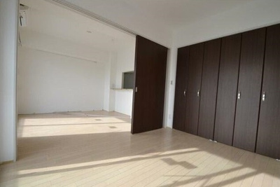 【寝室】 | ウェスティング中野坂上 | 5.5帖のきれいな洋室。