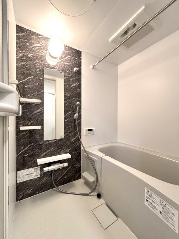 【新築】オークの浴室