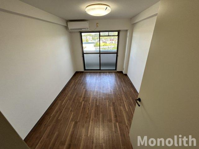 小林マンションの洋室