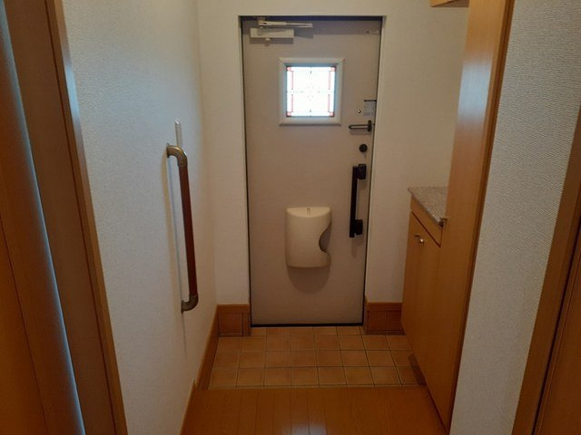 プレッソ　フィオーレの玄関|きれいな玄関です