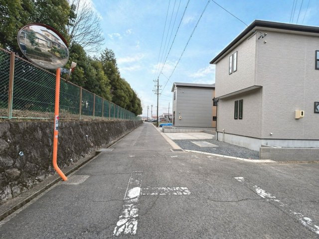 ファーストタウン　丹羽郡第2扶桑町高雄柳前　全２区画分譲の前面道路含む現地写真|■前面道路　■ヤマダ不動産　株式会社リライフ　
■夢のマイホーム購入をフルサポートします！