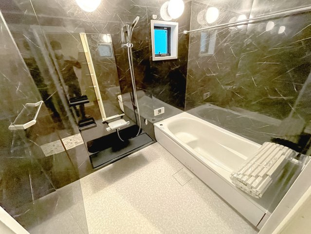 【トイレ】 | 大阪市住吉区墨江　新築戸建て♪ | 【同社施工例写真】トイレ♪
1階＋2階　トイレ 手洗い器付き♪