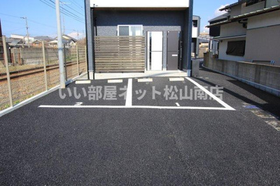 【駐車場】 | ボン・プレサージュ郡中