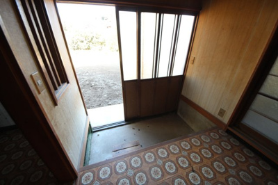 【設備】 | 大津市小野734-1他　中古戸建 | 勝手口、建物北側に出られます