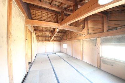 【内装】 | 大津市小野734-1他　中古戸建 | 物置スペース別角度