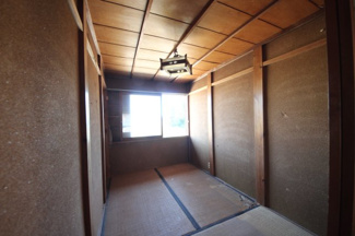 【収納】 | 大津市小野734-1他　中古戸建 | 約3帖の収納室
