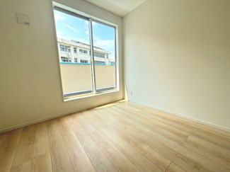 【洋室】 | 安芸郡熊野町城之堀1丁目　全5区画　NO9 | 2階　洋室×4　収納付きでお部屋がスッキリ広く使えます。　
