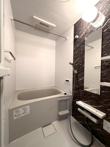 【新築】オークの浴室