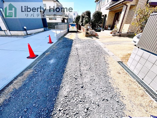 日立市河原子町2丁目　新築戸建　2号棟の前面道路含む現地写真