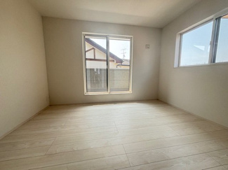 【洋室】 | 廿日市市平良2（廿日市駅）全3区画　NO3【外構工事込み】 | 2階　採光にこだわった洋室×3　収納付きでお部屋がスッキリ広く使えます。