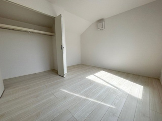 【洋室】 | 廿日市市阿品台3（阿品駅）全2区画　NO1 | 2階　洋室×3　収納付きでお部屋がスッキリ広く使えます。