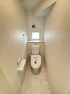 【トイレ】 | 廿日市市阿品台3（阿品駅）全2区画　NO1 | シンプルなデザインはお掃除やしやすく衛生的。温水洗浄便座付き　トイレ×２