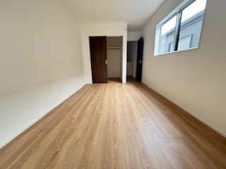 【洋室】 | 廿日市市対厳山2（宮島口駅）全2区画　NO1 | 2階　洋室×3　収納付きでお部屋がスッキリ広く使えます。
