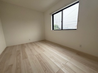 【洋室】 | 廿日市市阿品台1（阿品東駅）全2区画　A棟【エアコン2基付き】【P3台】【角地】 | 2階　洋室×3　収納付きでお部屋がスッキリ広く使えます。