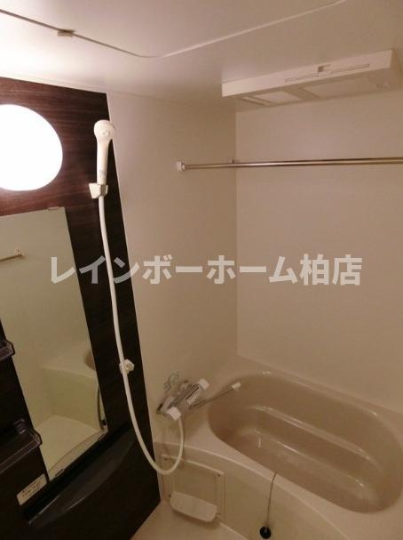 仲介手数料（賃料の1.10ヵ月）の50％OFF対象物件！の浴室