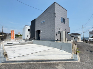 【外観】 | 廿日市市対厳山3（宮島口駅）全3区画　C棟【角地】【63坪】【P3台】 | 【7/8撮影】【C棟】JR宮島口駅まで徒歩20分☆ユアーズ徒歩17分☆土地63坪☆前面道路6ｍ・6ｍ【角地】☆駐車スペース並列3台分☆
