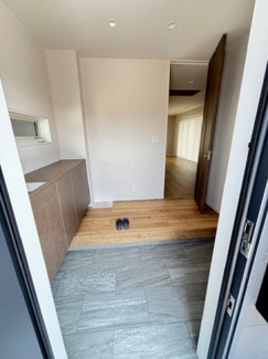 【玄関】 | 廿日市市対厳山3（宮島口駅）全3区画　C棟【角地】【63坪】【P3台】 | シューズボックス☆